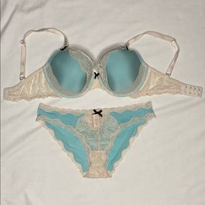 Victoria’s Secret Dream Angels Demi Bra & Cheekini